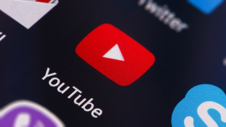 YouTube inizia a moderare i commenti offensivi
